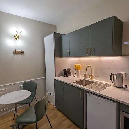 Appartement, A Proximite Du Chateau * Versay