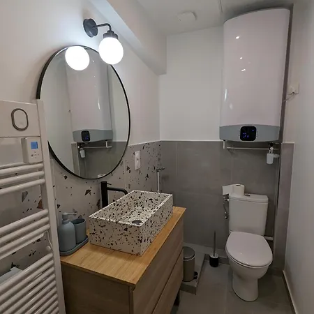 Appartement, A Proximite Du Chateau Daire